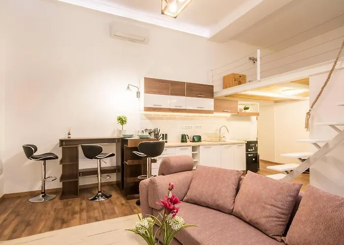 Brody Holiday-Calm And Comfort With Two Double Bed