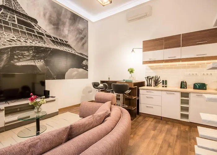 Brody Holiday-Calm And Comfort With Two Double Bed